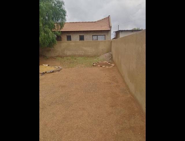 3 BEDROOM HOUSE FOR SALE IN PROTEA GLEN EXT